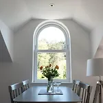 Arch View - 10 Mins From * Whitby