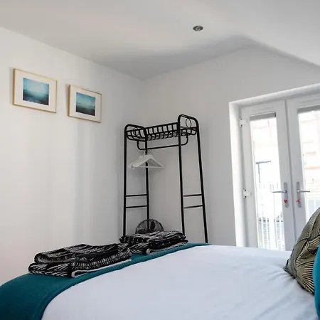 Arch View - 10 Mins From Whitby