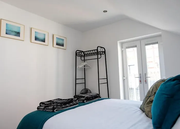 Arch View - 10 Mins From Whitby