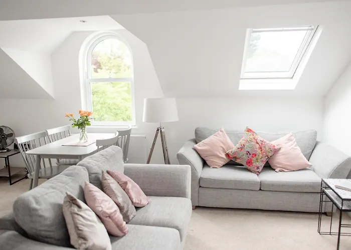 Arch View - 10 Mins From * Whitby