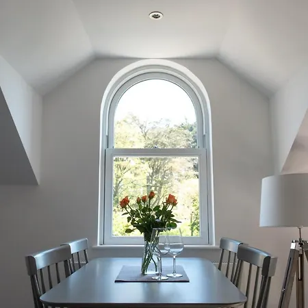 Arch View - 10 Mins From * Whitby
